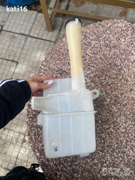 Казанче течност за чистачки toyota corolla, снимка 1