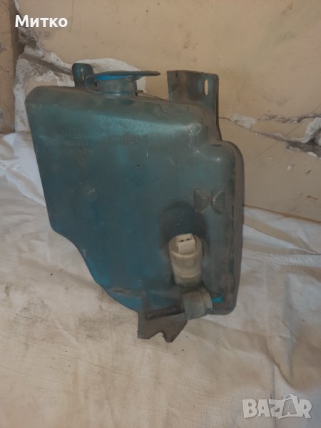 Казанче за течност за чистачките от Фолксвген Голф 3 ка, снимка 1