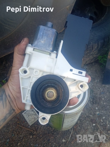 1137328126 двигател за електрически стъкла отпред десен PEUGEOT 407 1.6 HDI 110 2004 117856, снимка 3 - Части - 54349008