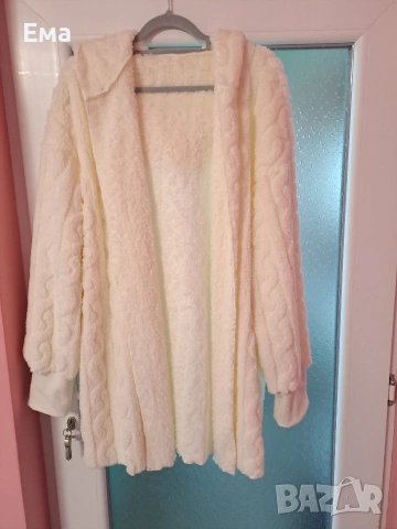 Продавам нова дамска жилетка 