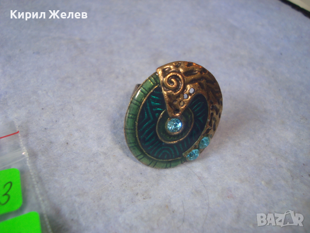 АРТ НУВО СТИЛ сИНКРУСТИРАНИ ЦВЕТНИ КРИСТАЛИ с ЕМАЙЛлак РЕТРО ВИНТИДЖ ПРЪСТЕН РЕГУЛИРУЕМ МЕСИНГ 26823, снимка 4 - Пръстени - 36392553