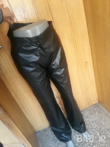 Черен еко кожен прав широк панталон ХЛ, снимка 2 - Панталони - 35089917