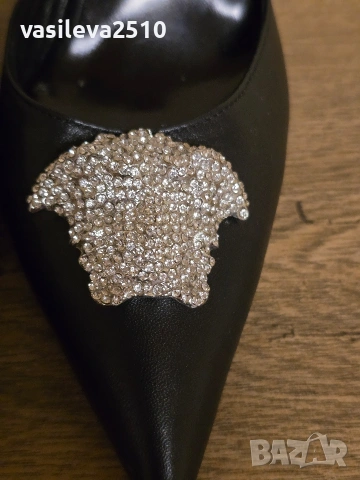 Versace Medusa оригинални дамски обувки от естествена кожа , снимка 10 - Дамски обувки на ток - 53892328