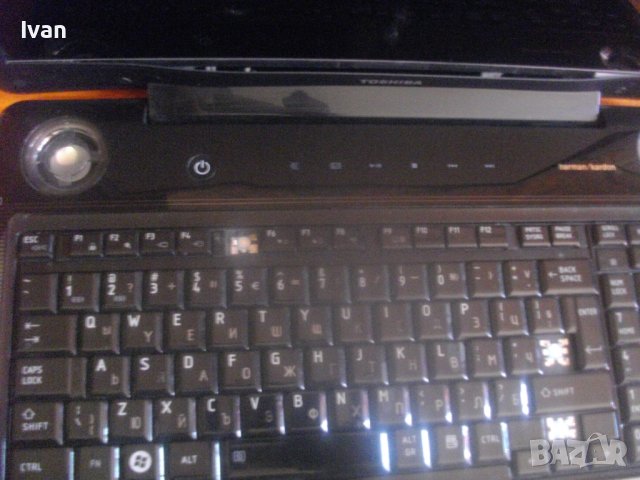 17,3" Лаптоп TOSHIBA Satellite P300-1GQ-ЗА ЧАСТИ/ЗА РЕМОНТ-Матрица Не Светва-Черен Гланц, снимка 10 - Части за лаптопи - 42759847