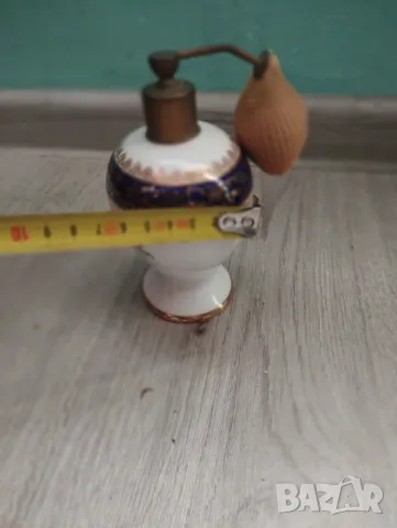 Луксозно шише за парфюм, снимка 3 - Други ценни предмети - 48450778