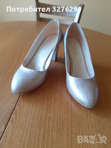 Златисти обувки р.40 