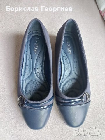 Обувки в тъмносиньо, нови