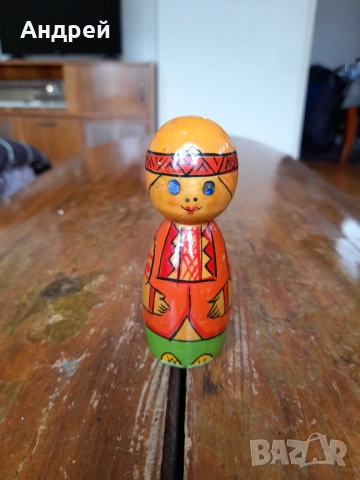 Стара дървена фигурка #12