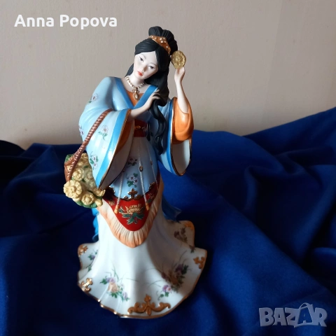 Порцеланова статуетка на Лена Лиу Chrysanthemum princess 