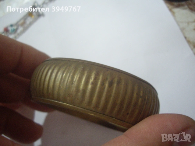 Стара бронзова гривна, снимка 3 - Гривни - 54365482