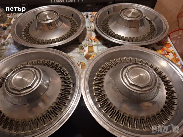 Ретро тасове за канадски автомобил