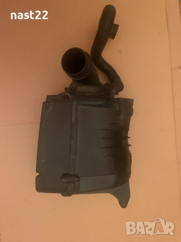 Кутия въздушен филтър Фолксваген Голф 5 1.6 бензин, снимка 4 - Части - 52587402