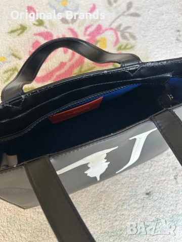 ❤️Оригинална чанта на TRUSSARDI!❤️, снимка 4 - Чанти - 54147833