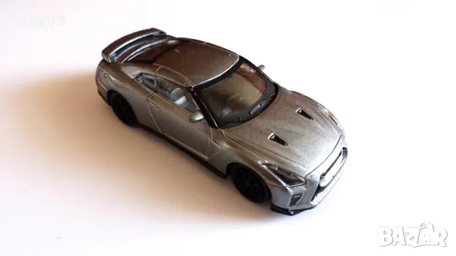 Nissan GT-R 2017 Bburago STREET FIRE 1:43, снимка 6 - Колекции - 47679829