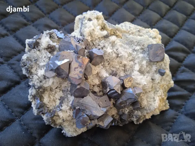 №147,Кварц,Кварцова друза,Кварц със сфалерит,галенит,доломит и хлорит,Кристали,Минерали,Родопи,, снимка 4 - Декорация за дома - 47671572