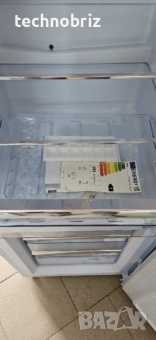 Немски ретро хладилник с фризер Amica Baby Blue - 2 ГОДИНИ ГАРАНЦИЯ, снимка 6 - Хладилници - 54137072