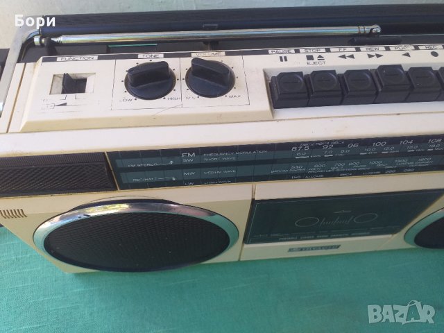 HITACHI TRK 6830 E Радиокасетофон бял, снимка 3 - Радиокасетофони, транзистори - 29288354