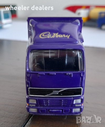 Метална количка- Corgi Камион Volvo фургон син 1/64, снимка 3 - Колекции - 38532996