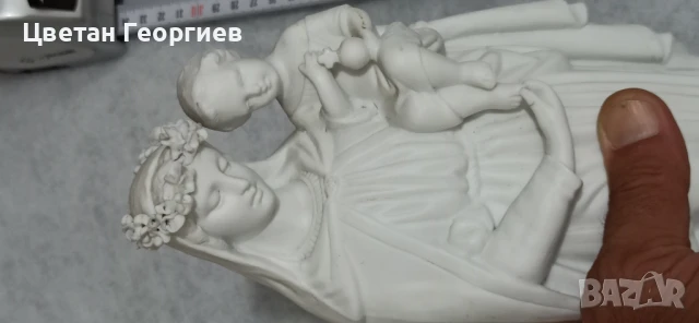 католическа статуетка на мадоната с младенеца, снимка 3 - Статуетки - 50998921