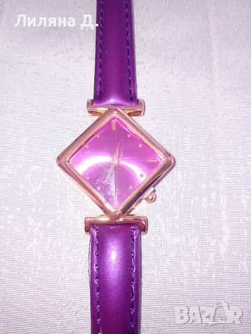 Нов дамски часовник с лилав цвят 