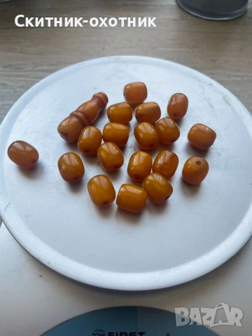 Кехлибар, снимка 2 - Колиета, медальони, синджири - 52599812