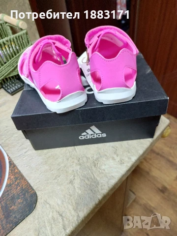 Детски оригинални сандали на Адидас , снимка 3 - Детски сандали и чехли - 50664163