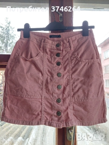 Продава се розова дънкова пола