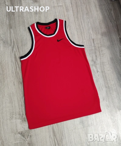 Nike M size Мъжки спортен потник в отлично състояние