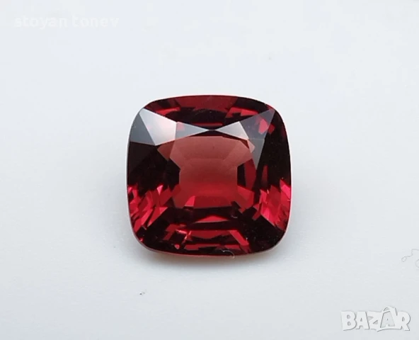 Безупречен червен шпинел с тегло 2.38кт.! Сертификат! Нов!