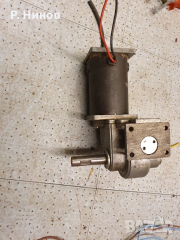 Електродвигател с редуктор 24V правотоков 6А 40 оборота, снимка 1