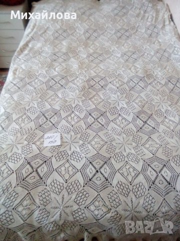 Ръчно изработена покривка 210/150 см