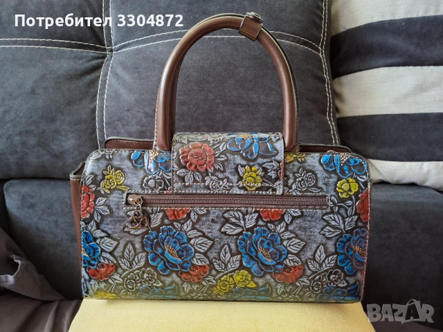 Дамска чанта на релефни цветни рози от еко кожа, снимка 2 - Чанти - 53142909