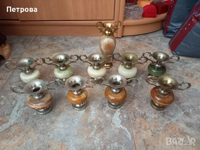 Десет броя фигури от оникс