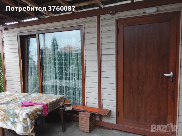 Жилищен фургон със облицовка (сайдинг)