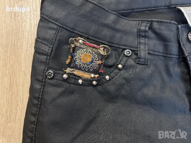 Дамски дънки с красиви декорации, снимка 2 - Дънки - 47808753