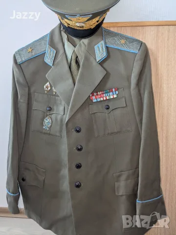 Униформи на генерал на БНА, снимка 4 - Антикварни и старинни предмети - 56197424