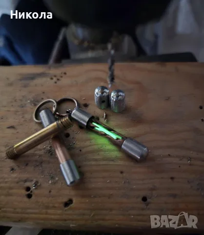 Tritium-BetaLight - Ръчно изработен Steampunk ключодържател със самосветеща тритиева ампула, снимка 2 - Къмпинг осветление - 55741964