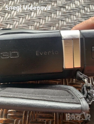 Камера JVC GS-TD1 Full HD 3D, снимка 3 - Камери - 54163211