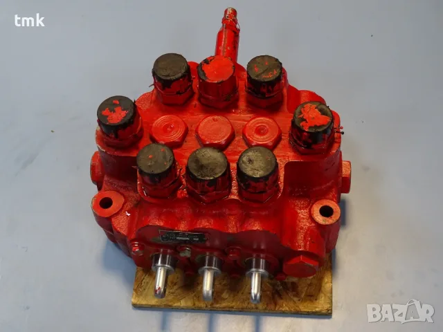 Хидравличен разпределител USSR тип 09.1800.000 directional control valve, снимка 7 - Резервни части за машини - 55920519