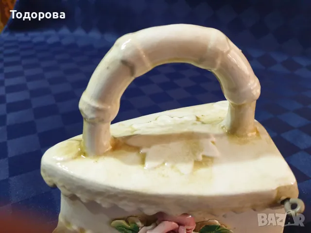 Порцеланова интериорна ютия, снимка 3 - Антикварни и старинни предмети - 49689031