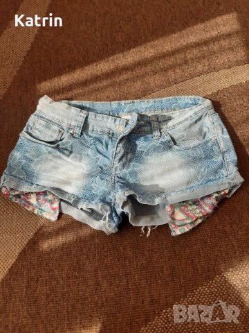 Къси дънкови панталони, снимка 1 - Къси панталони и бермуди - 30386387