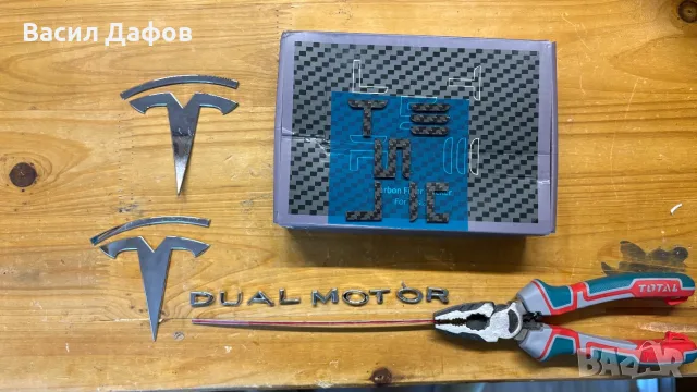 Каронова емблема T E S L A за Тесла Tesla Model 3 Y Highland Juniper