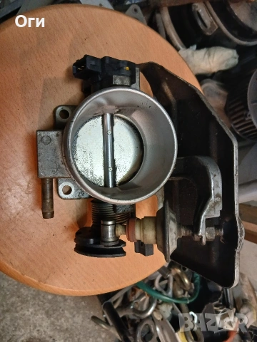 Дросел за Фолксваген Голф 3 ,Пасат В4 и Корадо VR6 037 907 385 Q / B4 024 021 051 M