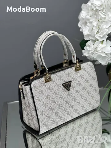 Guess дамски чанти Различни цветове , снимка 3 - Чанти - 48836436