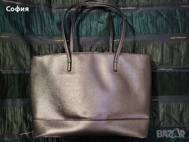 Оригинална чанта GUESS, снимка 9 - Чанти - 40117721