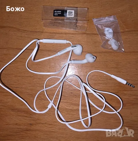 Нови оригинални жични слушалки тип "тапи" Samsung Tuned by AKG модел EO-IG955 - Бели