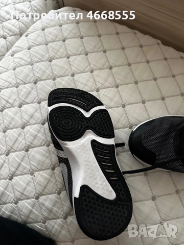 Продавам чисто нови оригинални обувки Nike ., снимка 2 - Маратонки - 52652447
