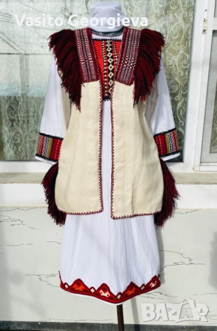 Налична носия , снимка 2 - Антикварни и старинни предмети - 52720248