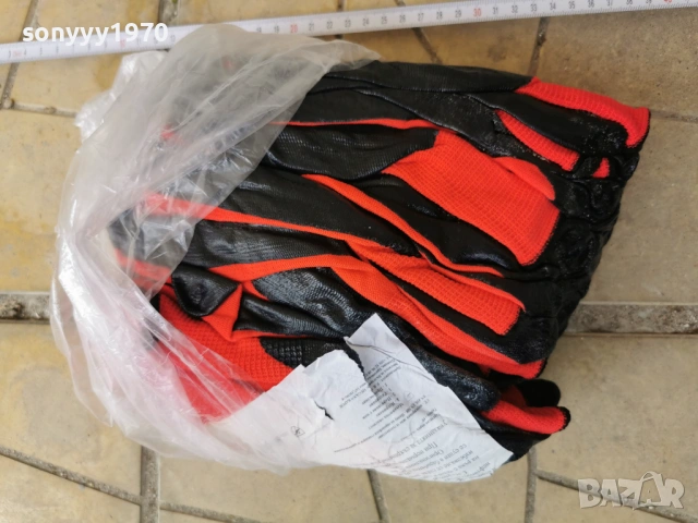 червени работни ръкавици-1евро за брой 2304261825, снимка 3 - Други инструменти - 54293843