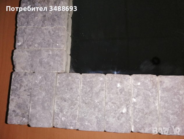 ОГЛЕДАЛО със залепени ръчно дялани парченца от сив мрамор, снимка 3 - Декорация за дома - 38468823